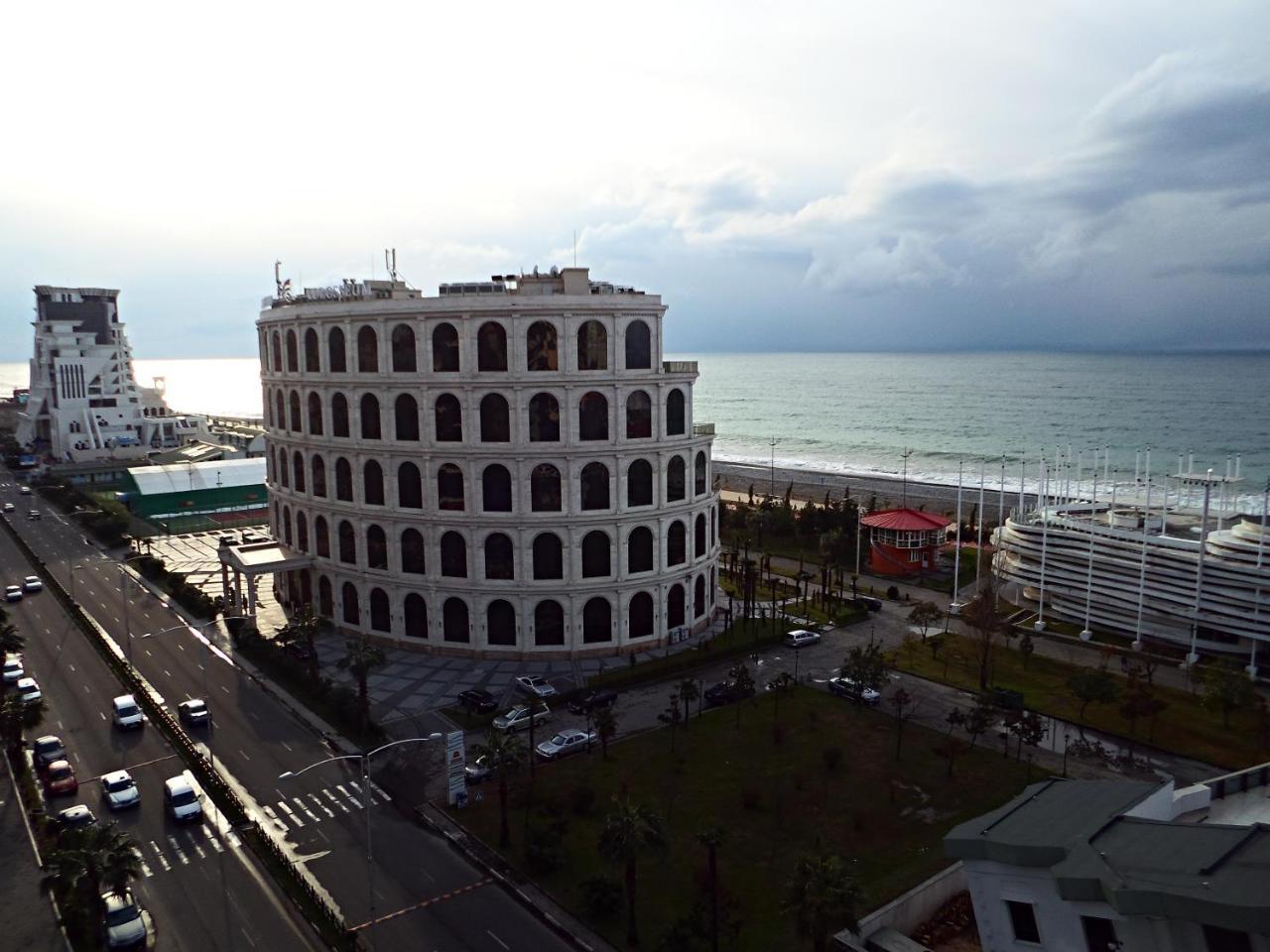 באטומי Sea View Rock Hotel מראה חיצוני תמונה